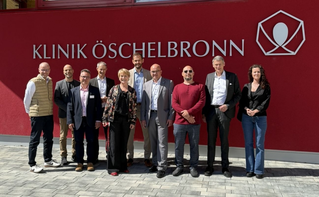 Landrat Rosenau mit Delegation zu Besuch in der Klinik Öschelbronn